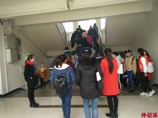 球速体育本期党校学员开展增辉党旗实践活动(二)