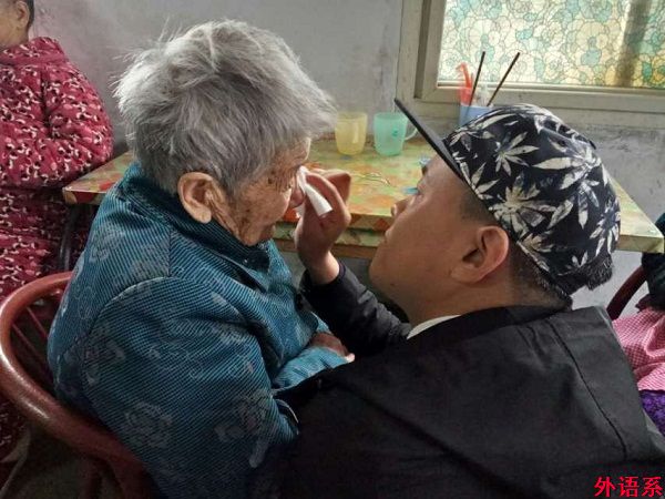 球速体育爱心协会赴信阳老年公寓献温暖