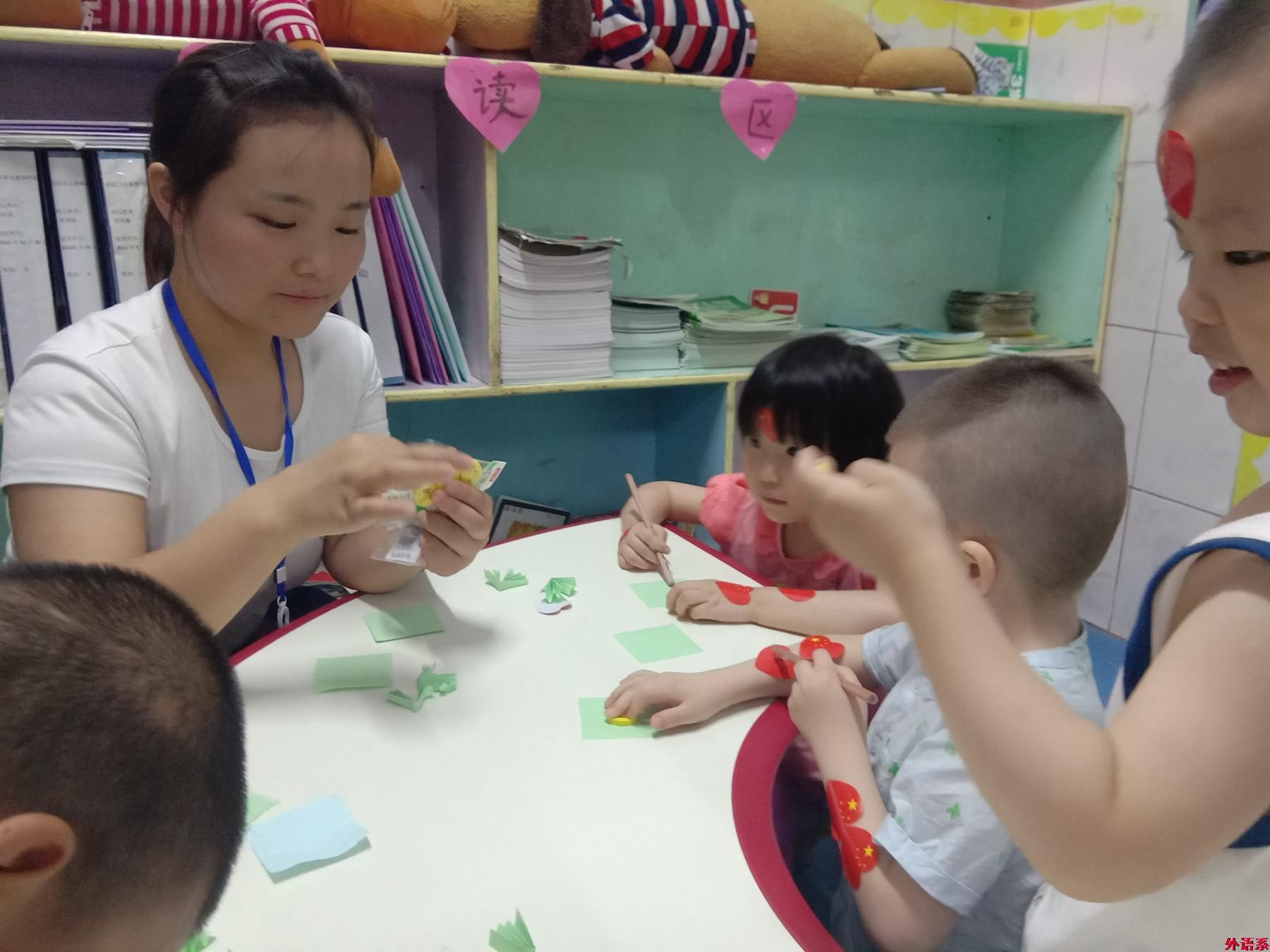 球速体育暑期“三下乡”:“彩虹人生,助力未来”专项行动团走进信阳儿童福利院