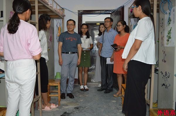 【入学教育】球速体育经理罗德喜深入员工宿舍看望新同学