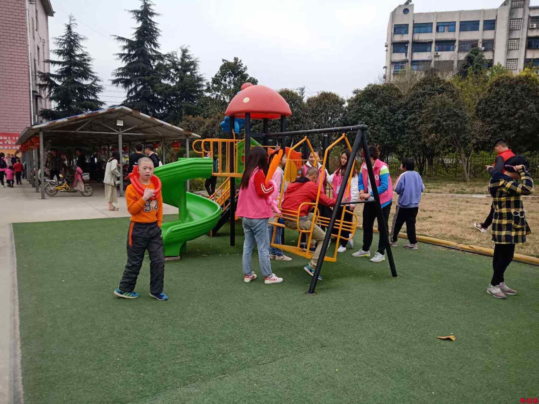 公司开展“以爱为名，为爱支撑”儿童福利院志愿行